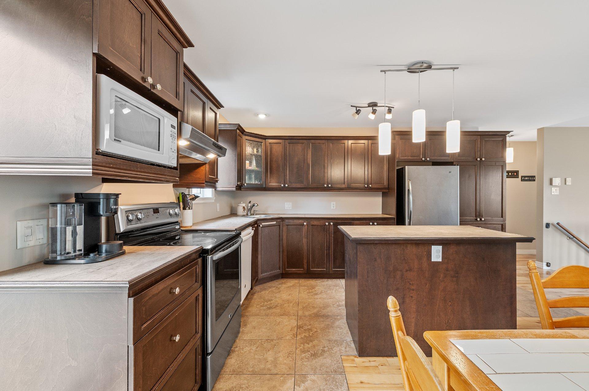 









1098Z

 - 1098AZ


Rue des Huards

,
Sainte-Agathe-des-Monts,




QC
J8C0G9

