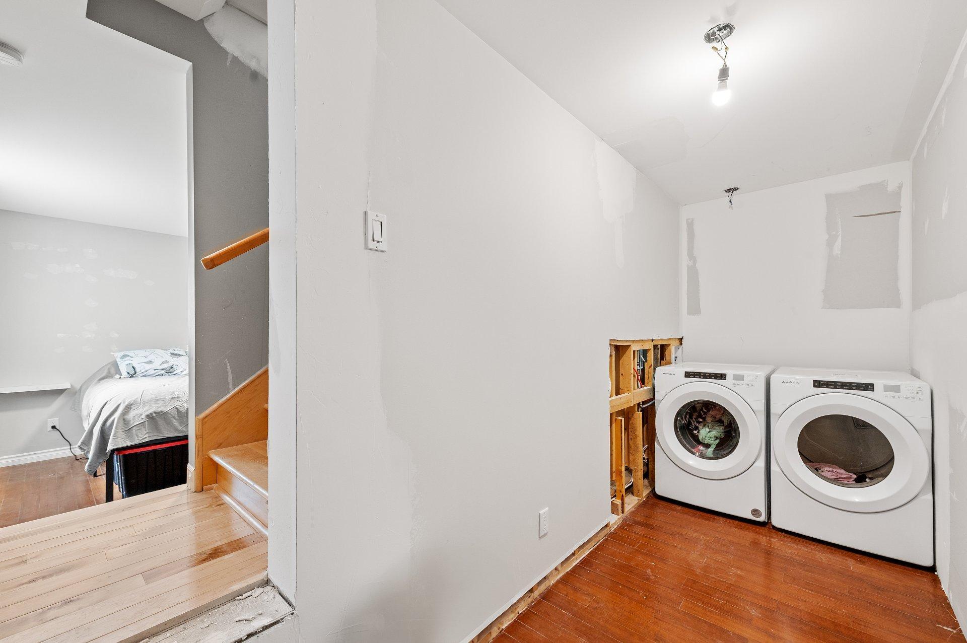 









1098

 - 1098A


Rue des Huards

,
Sainte-Agathe-des-Monts,




QC
J8C0G9


