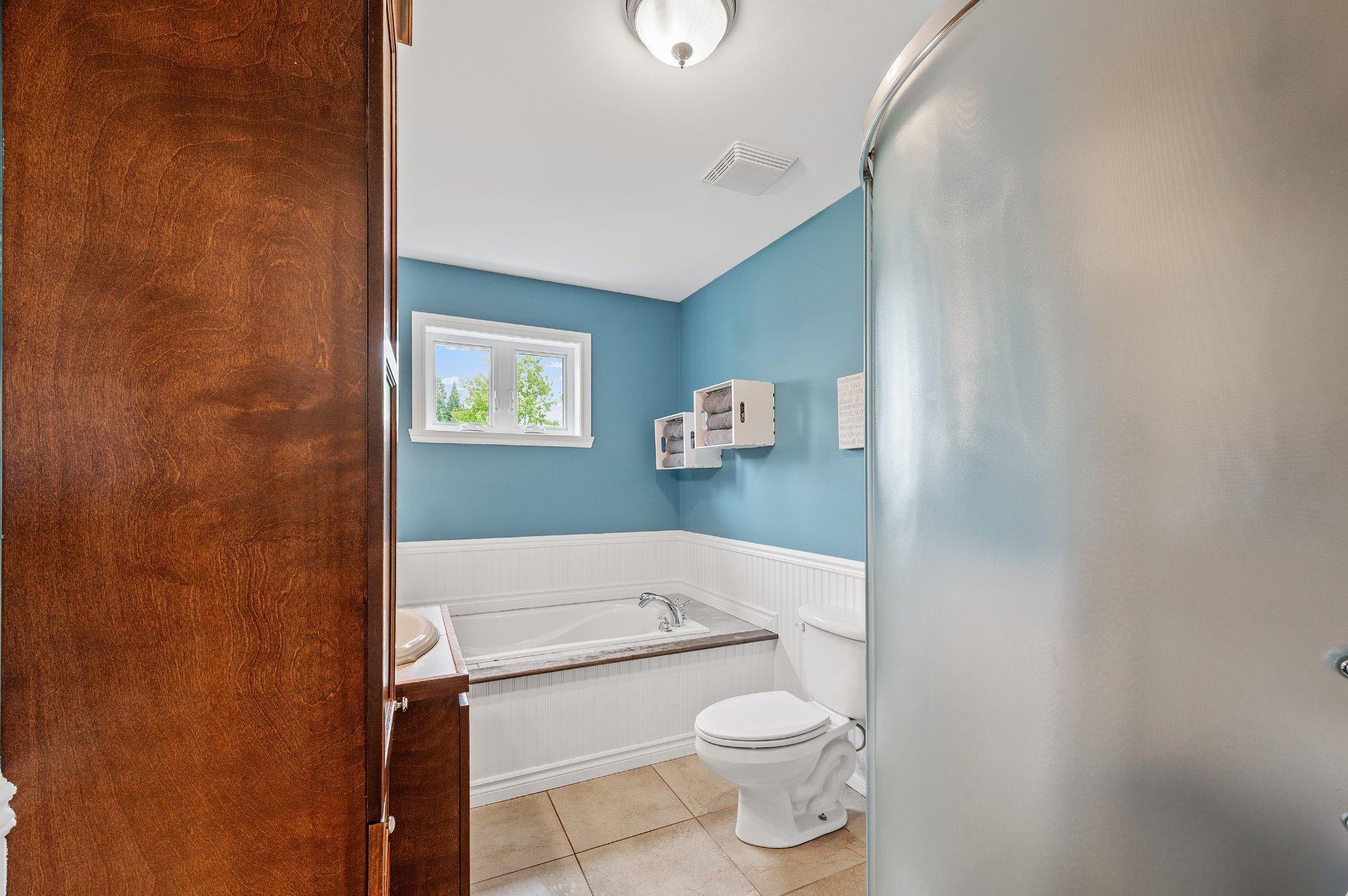 









1098

 - 1098A


Rue des Huards

,
Sainte-Agathe-des-Monts,




QC
J8C0G9

