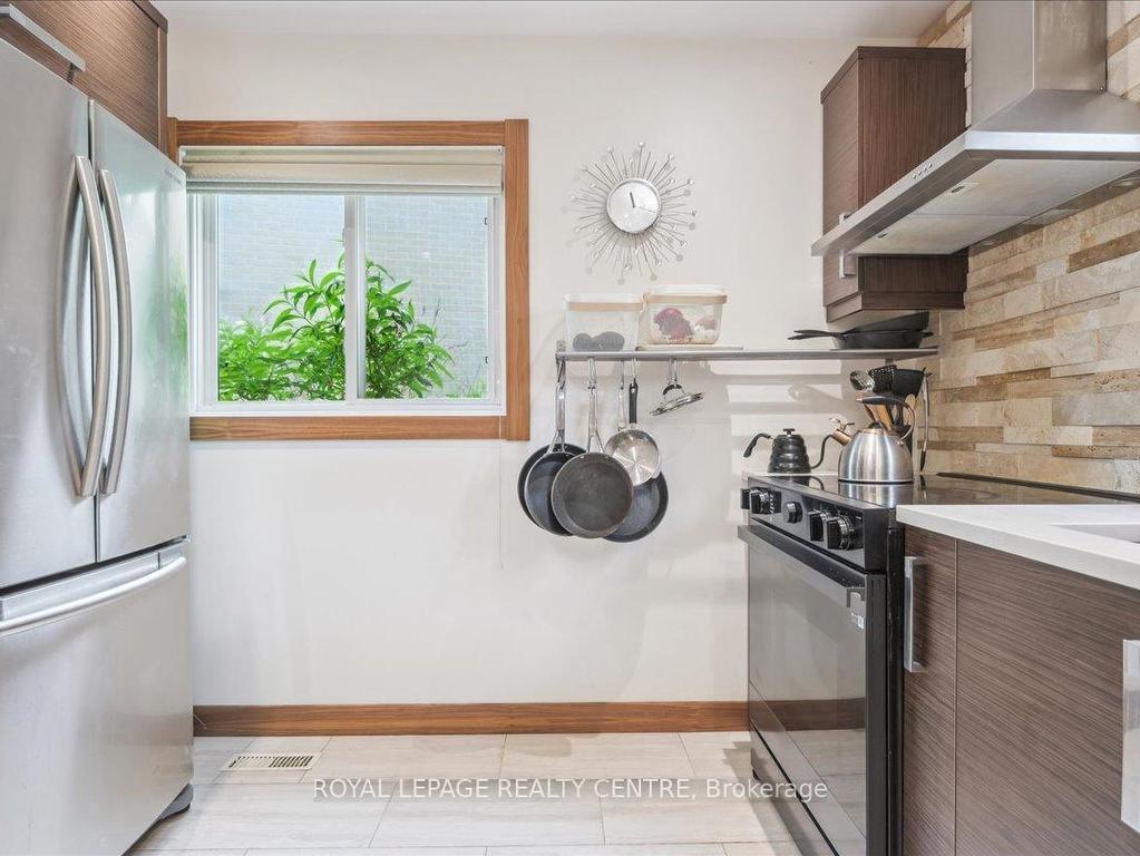 









3600


Colonial

Drive, 95,
Mississauga,




ON
L5L 5P5

