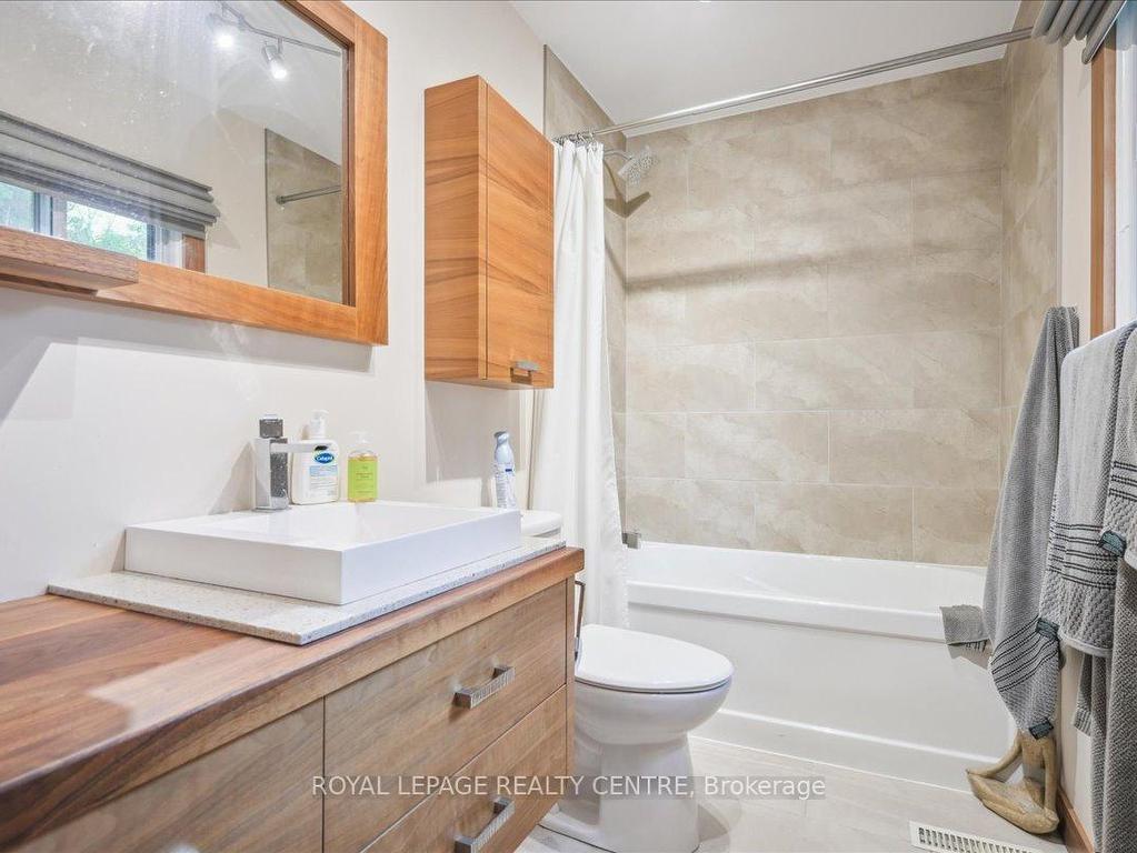









3600


Colonial

Drive, 95,
Mississauga,




ON
L5L 5P5

