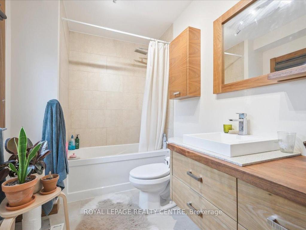 









3600


Colonial

Drive, 95,
Mississauga,




ON
L5L 5P5

