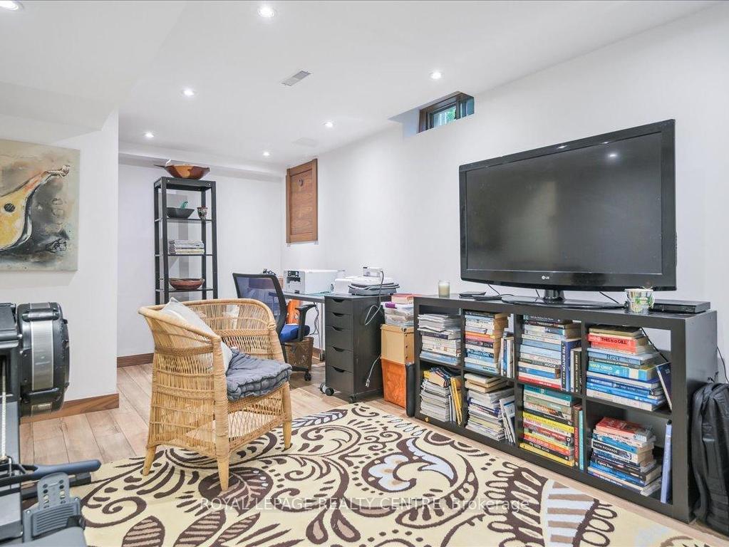 









3600


Colonial

Drive, 95,
Mississauga,




ON
L5L 5P5

