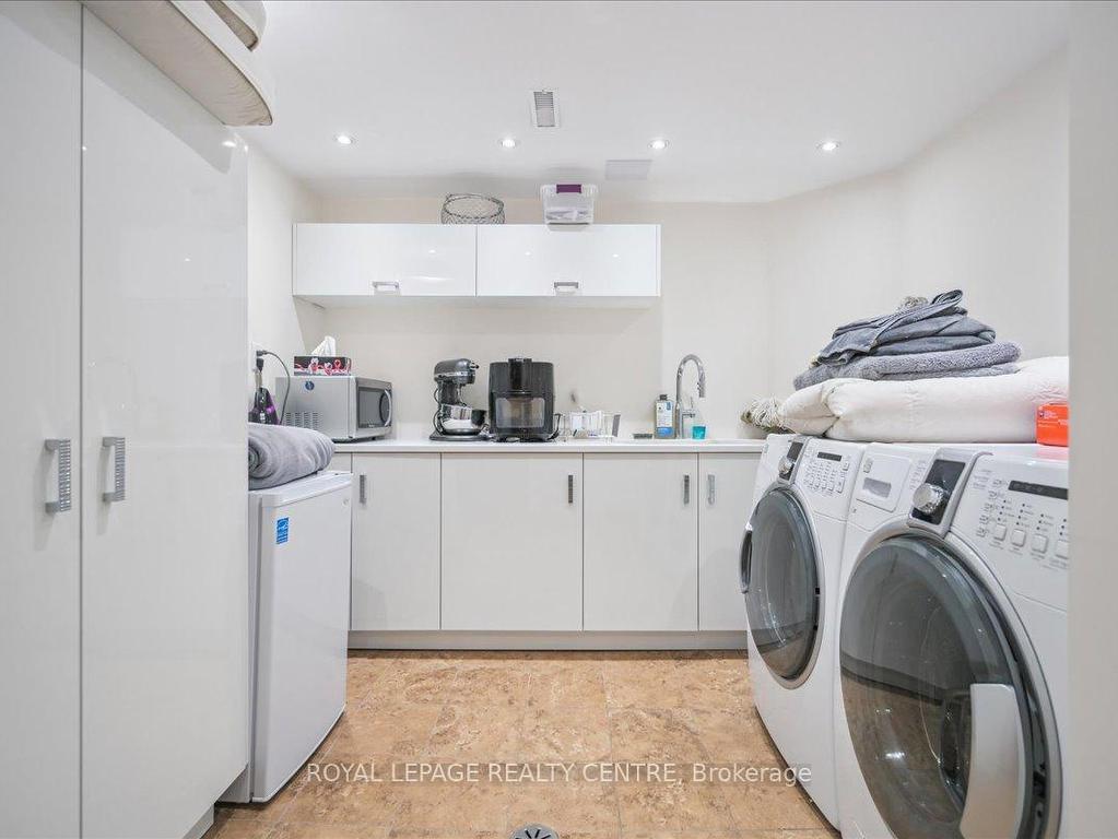 









3600


Colonial

Drive, 95,
Mississauga,




ON
L5L 5P5


