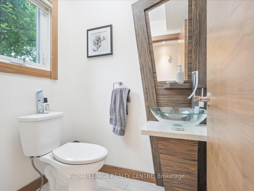 









3600


Colonial

Drive, 95,
Mississauga,




ON
L5L 5P5

