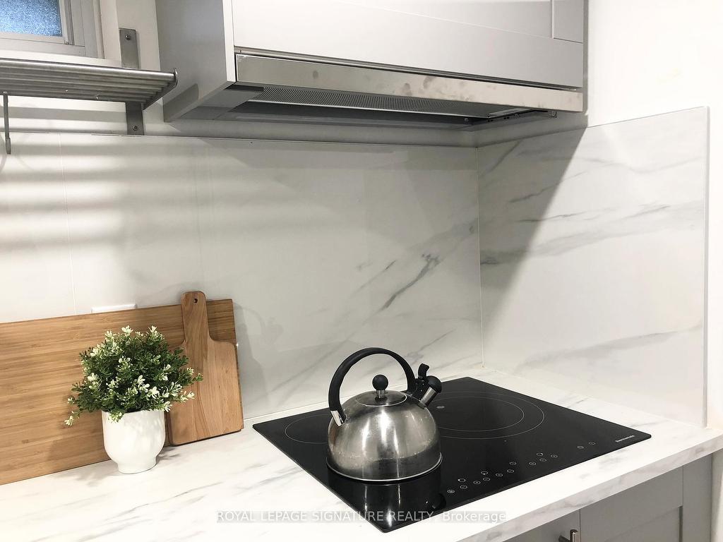 









38


Wishing Well

Drive, C,
Toronto,




ON
M1T 1J1

