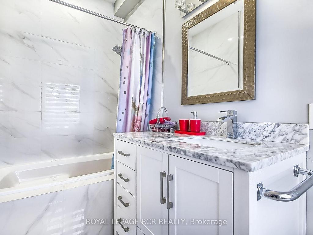 









1288


Shore Acres

Drive,
Innisfil,




ON
L0L 1R0

