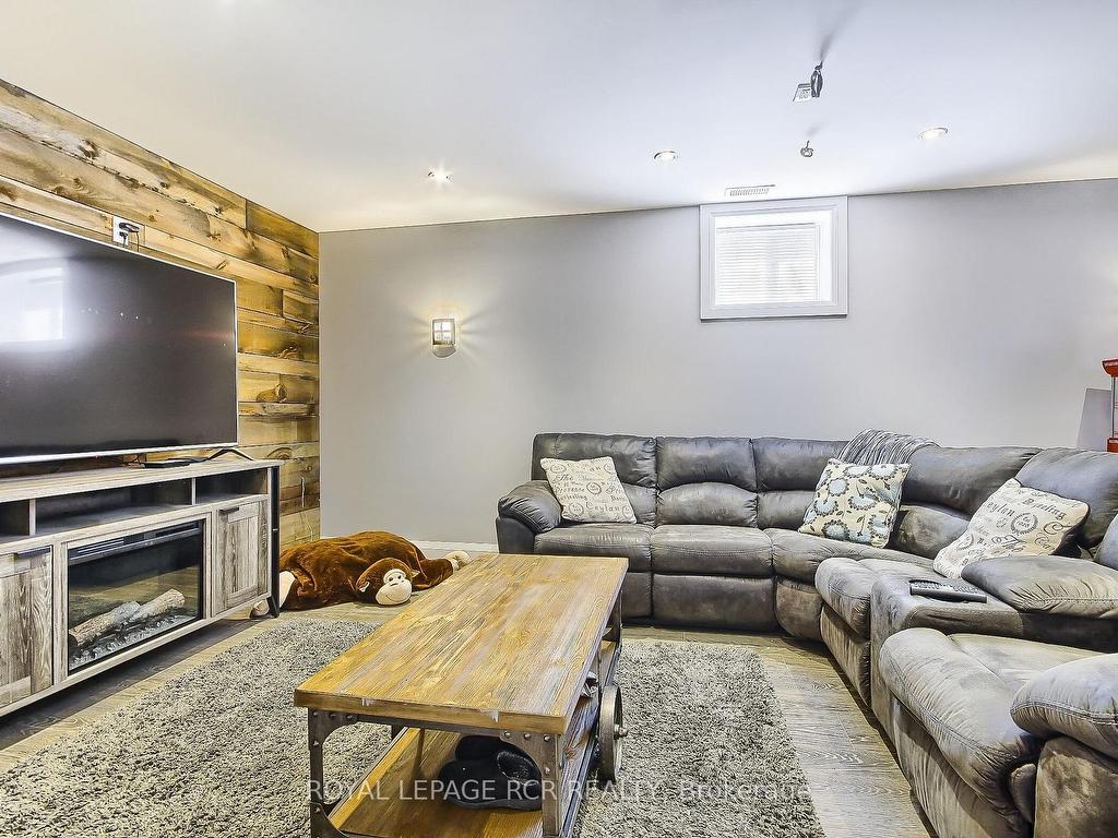 









1288


Shore Acres

Drive,
Innisfil,




ON
L0L 1R0

