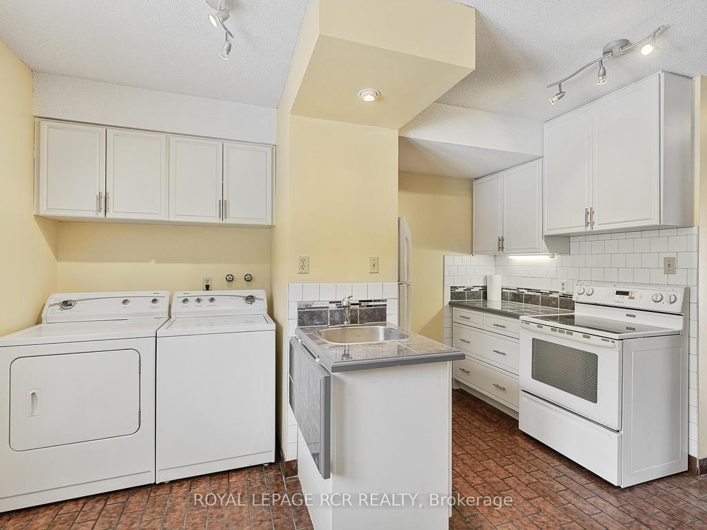 









443


Feasby

Road,
Uxbridge,




ON
L9P 1R1

