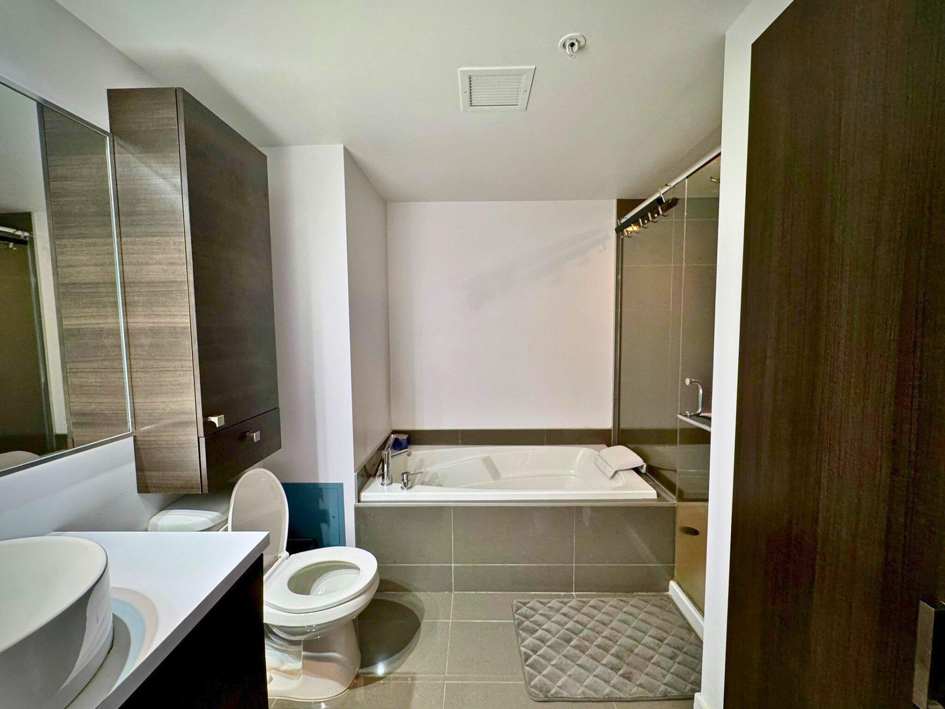 









925


Rue Mainguy

, 604,
Québec (Sainte-Foy/Sillery/Cap-Rouge),




QC
G1V0E4

