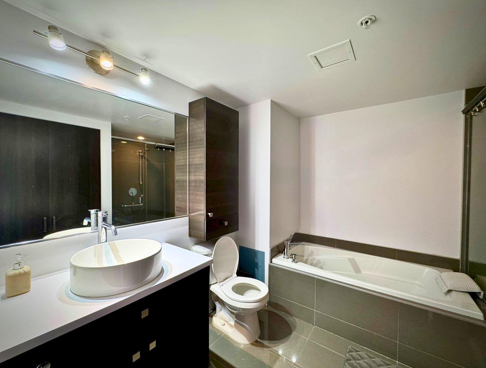 









925


Rue Mainguy

, 604,
Québec (Sainte-Foy/Sillery/Cap-Rouge),




QC
G1V0E4


