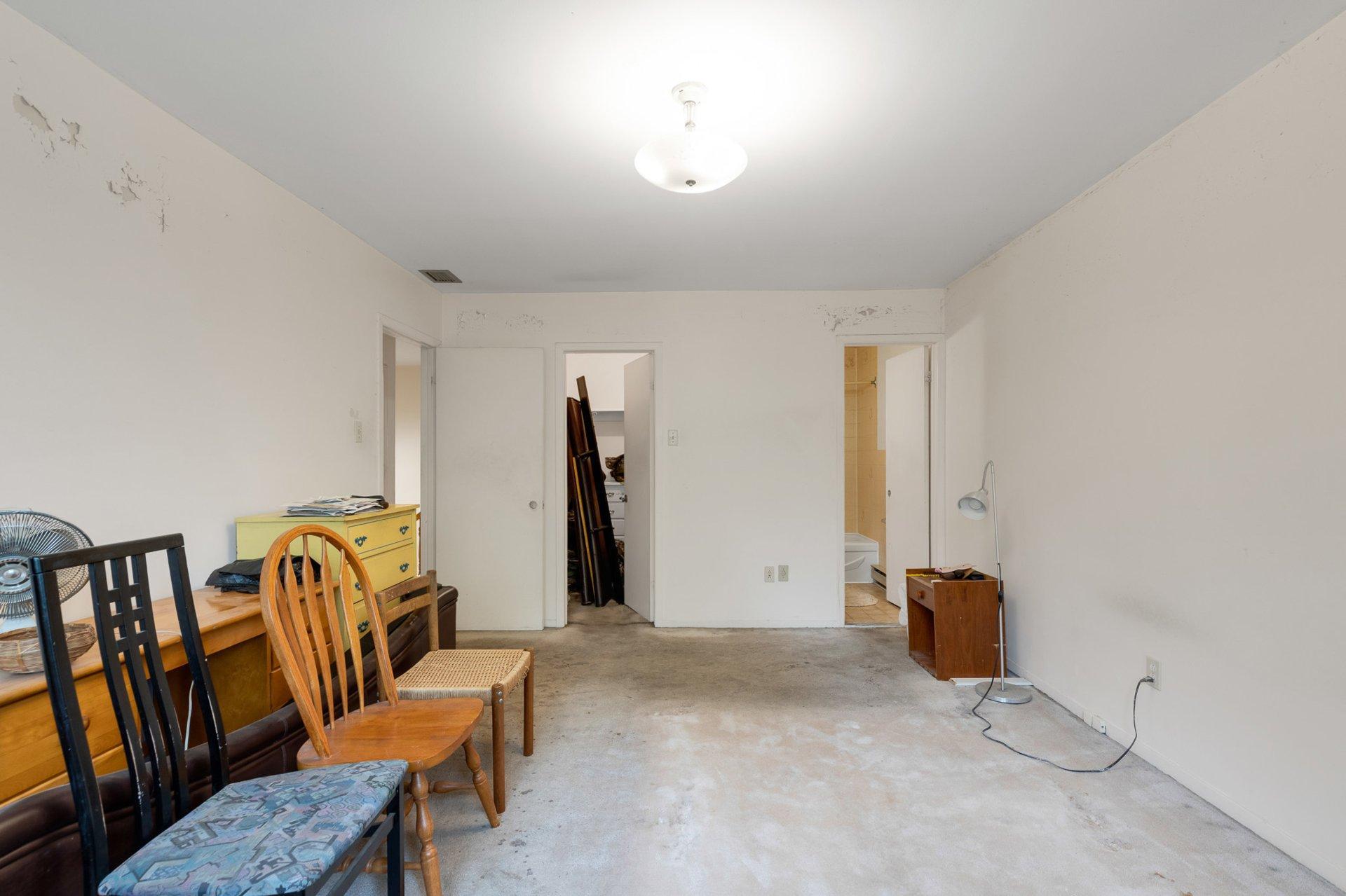 









6021


Av. Freud

,
Côte-Saint-Luc,




QC
H4W3A8

