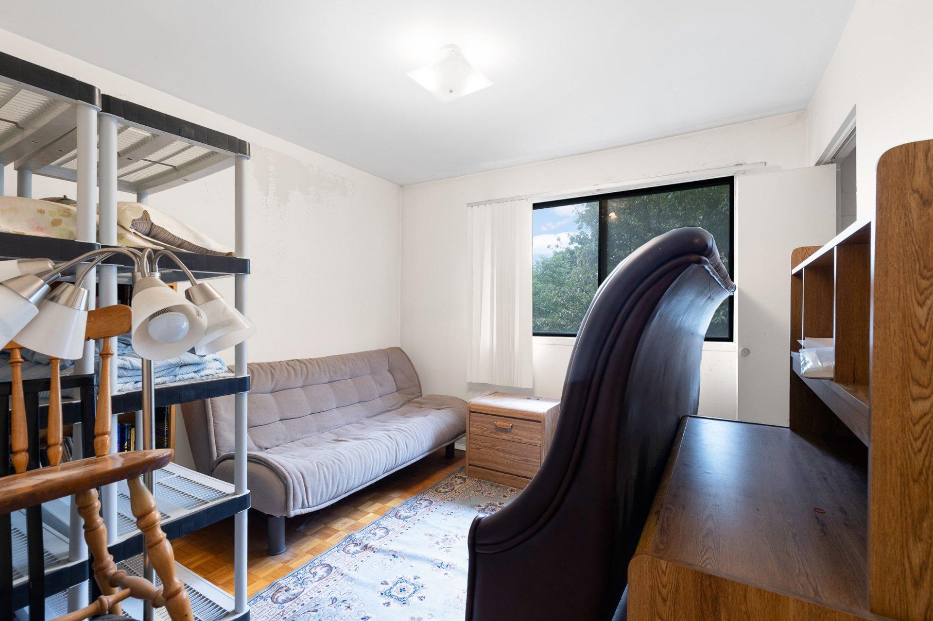 









6021


Av. Freud

,
Côte-Saint-Luc,




QC
H4W3A8

