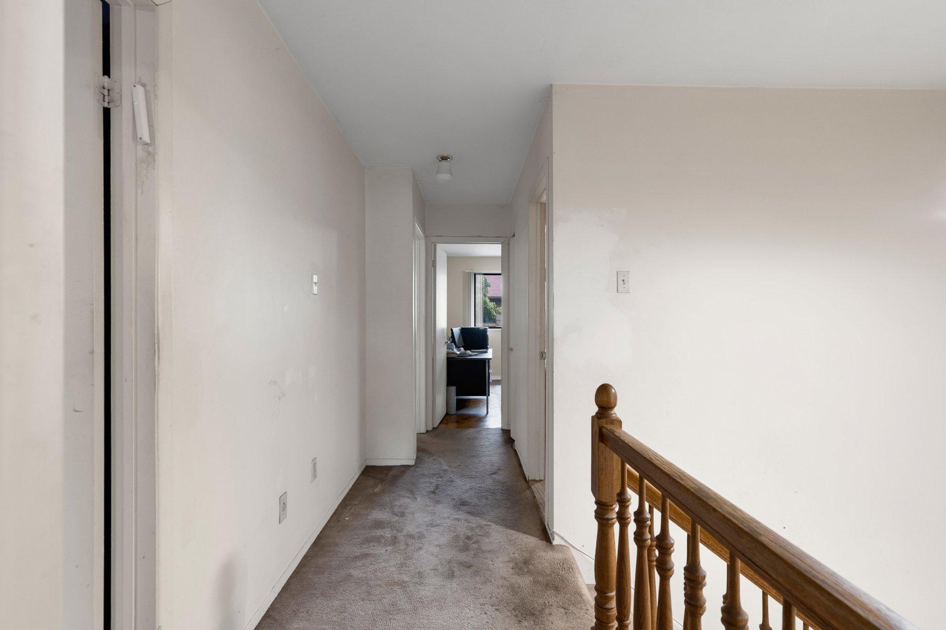 









6021


Av. Freud

,
Côte-Saint-Luc,




QC
H4W3A8

