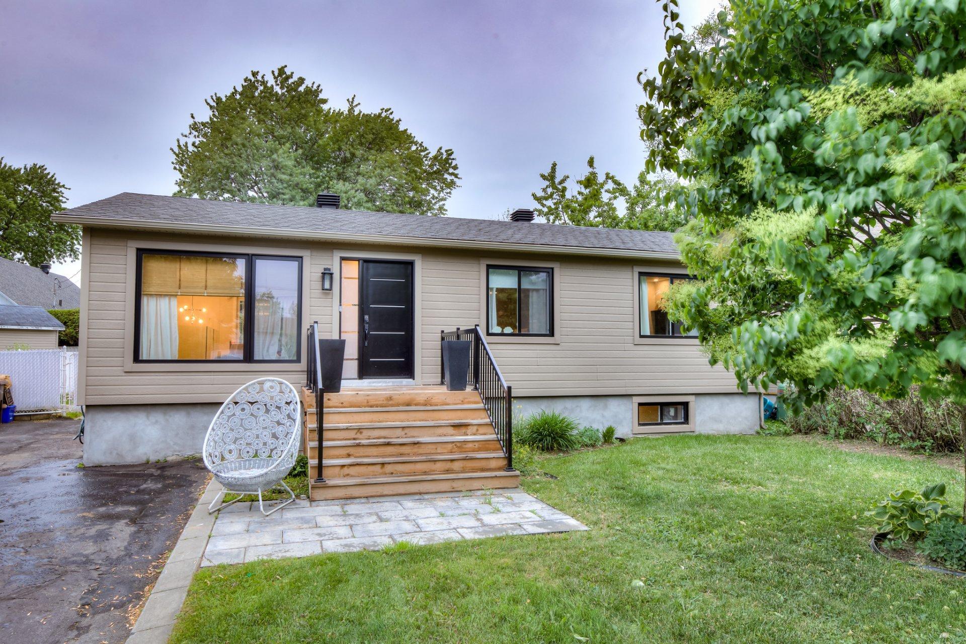 









195


Rue Lemonde

,
Laval (Sainte-Rose),




QC
H7L1T8

