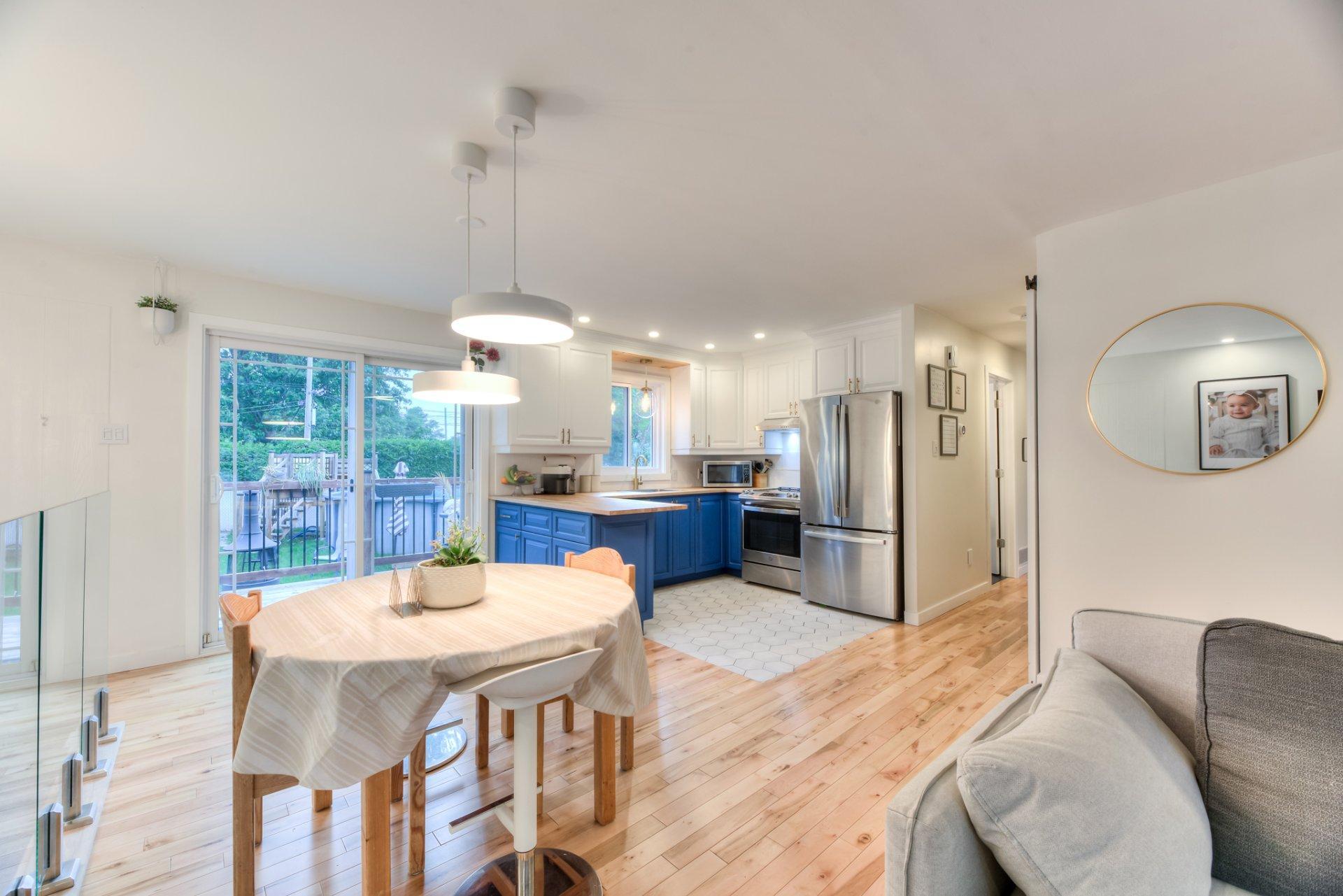 









195


Rue Lemonde

,
Laval (Sainte-Rose),




QC
H7L1T8

