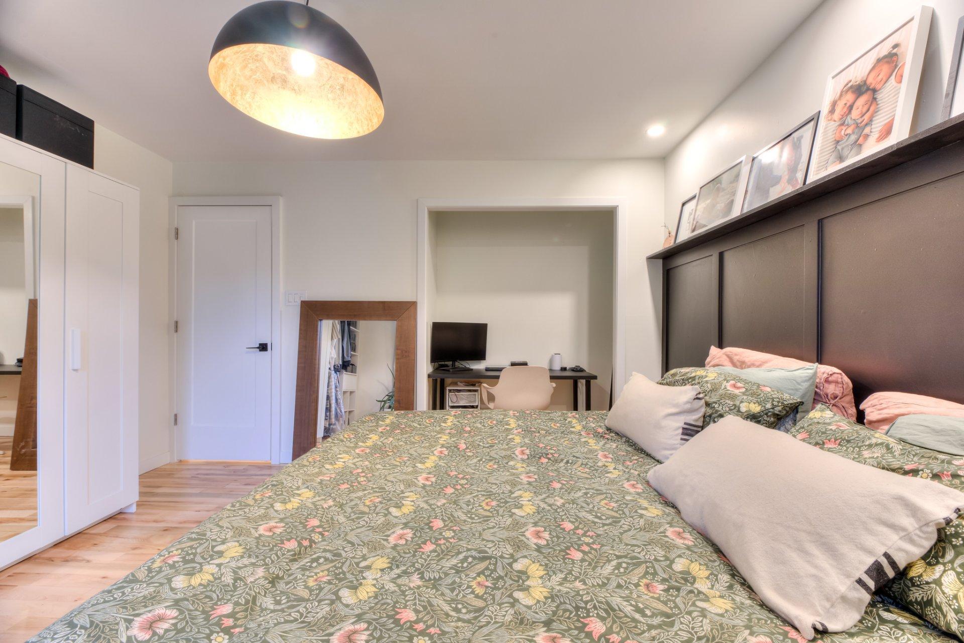 









195


Rue Lemonde

,
Laval (Sainte-Rose),




QC
H7L1T8

