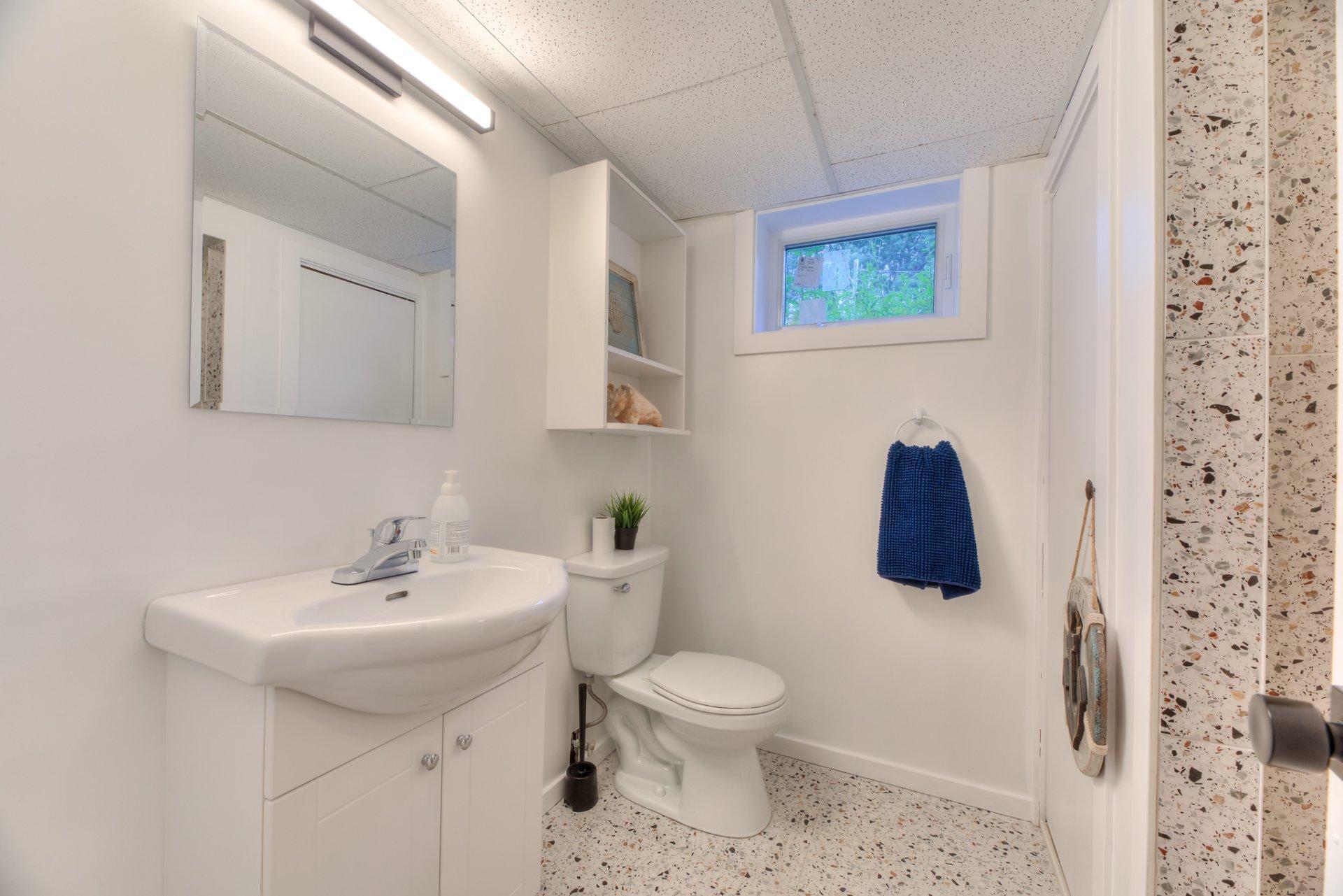









195


Rue Lemonde

,
Laval (Sainte-Rose),




QC
H7L1T8

