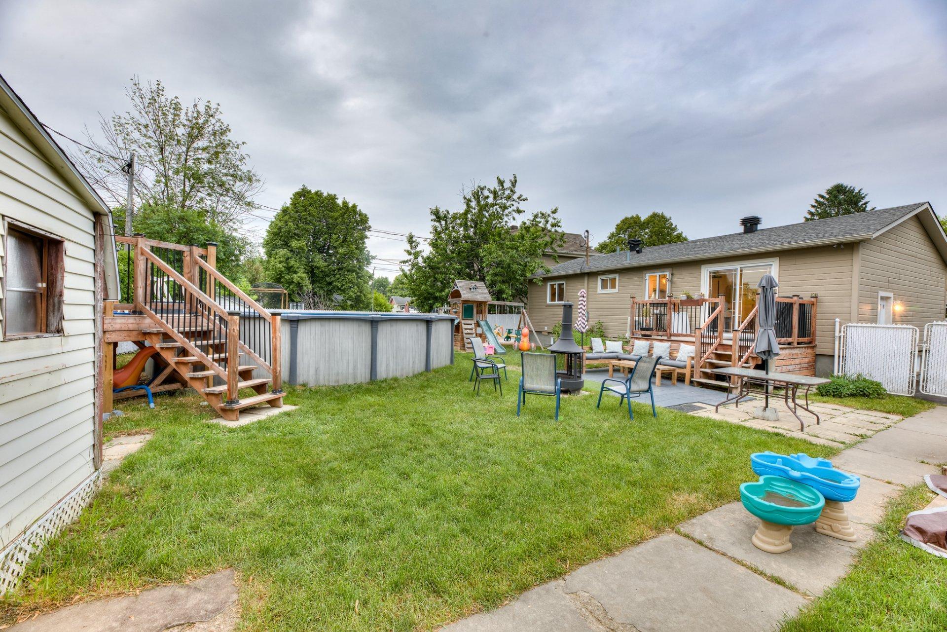 









195


Rue Lemonde

,
Laval (Sainte-Rose),




QC
H7L1T8

