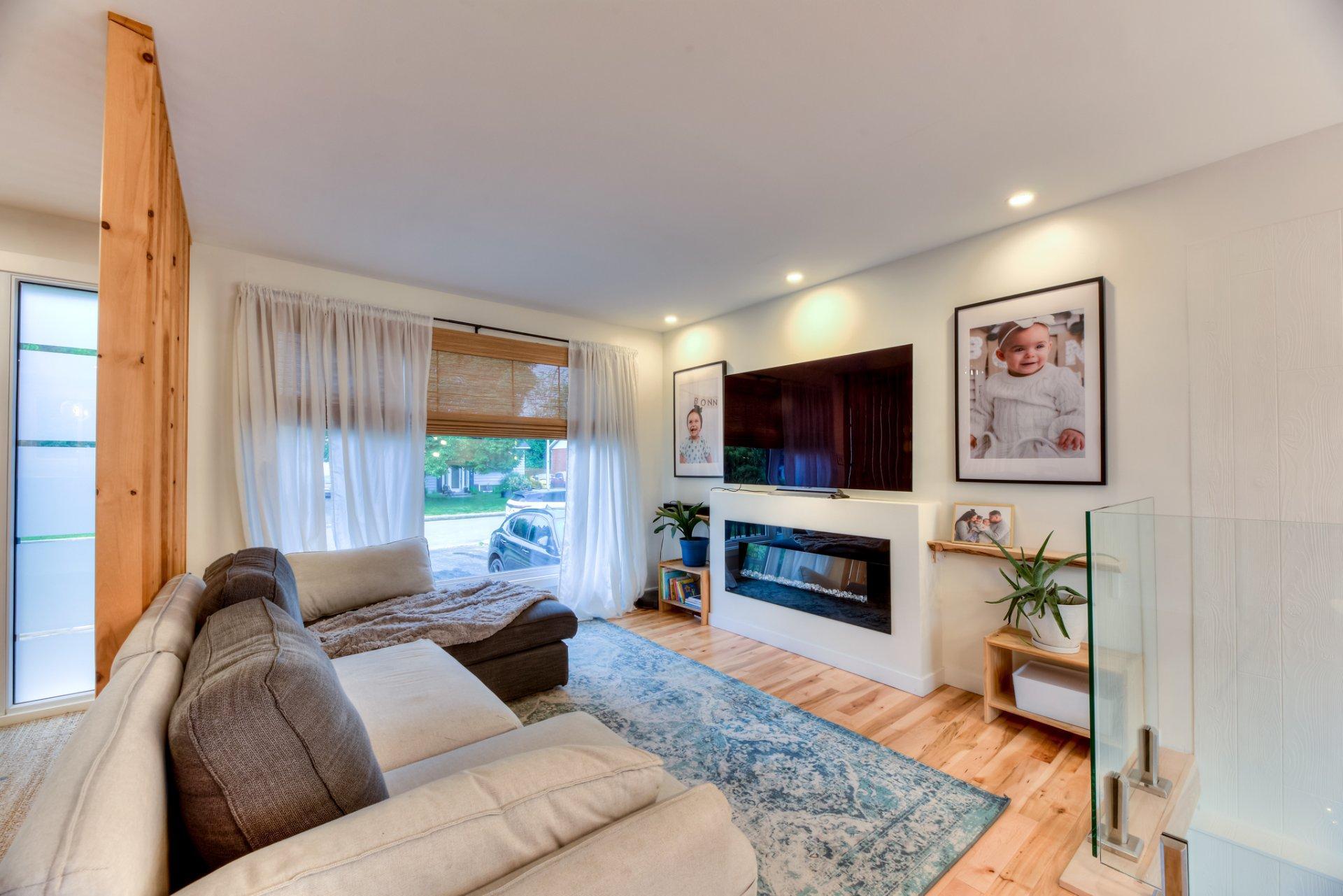 









195


Rue Lemonde

,
Laval (Sainte-Rose),




QC
H7L1T8

