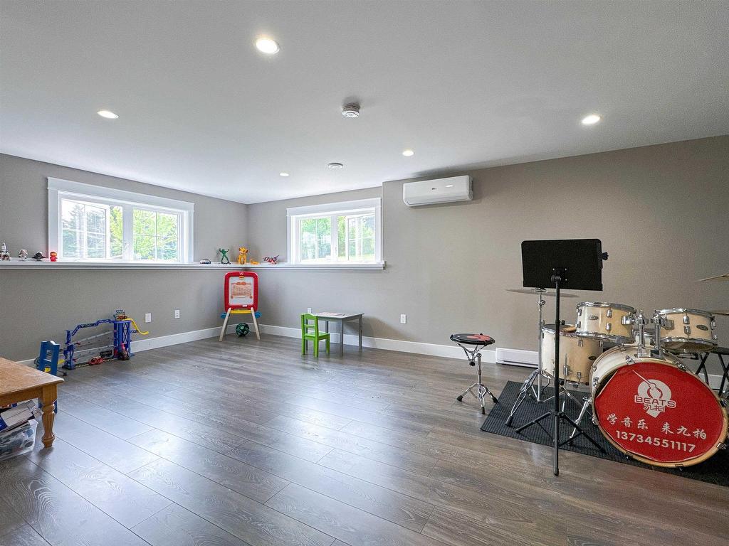 












107 Saints Crescent

,
Stratford,




PE
C1B 0G5


