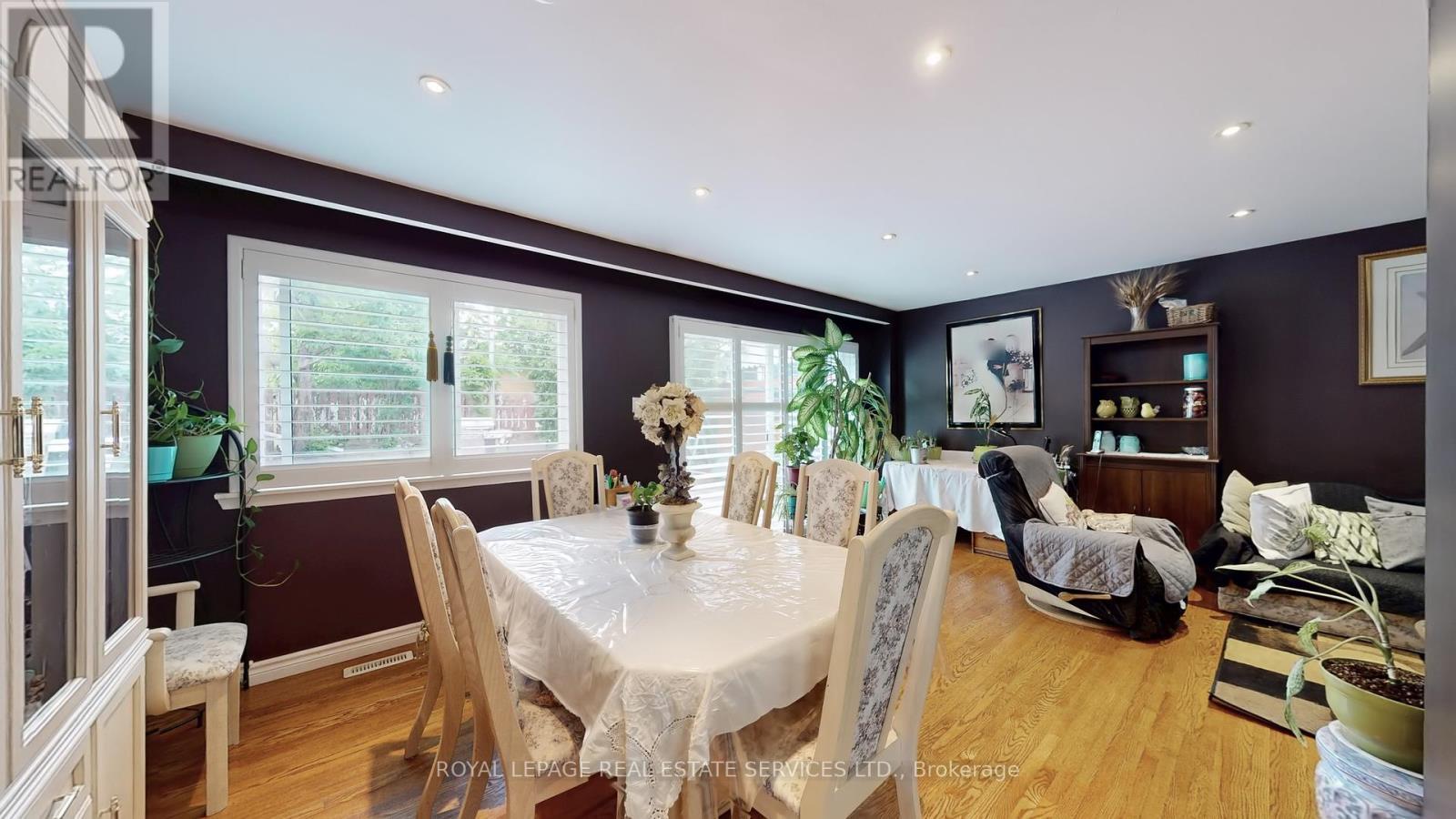 












3639 MONICA DRIVE

,
Mississauga,




Ontario
L4T2E8

