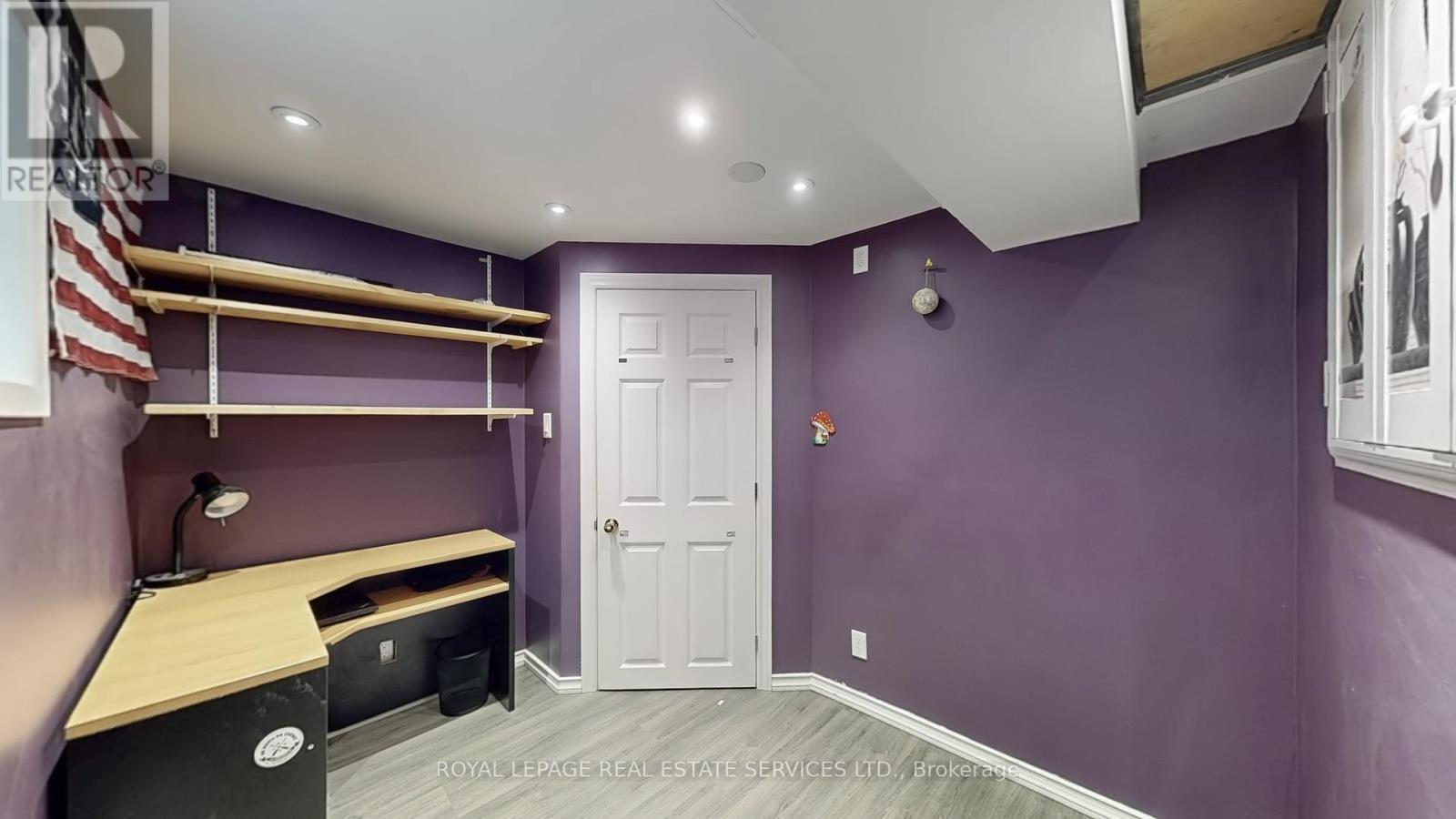 












3639 MONICA DRIVE

,
Mississauga,




Ontario
L4T2E8

