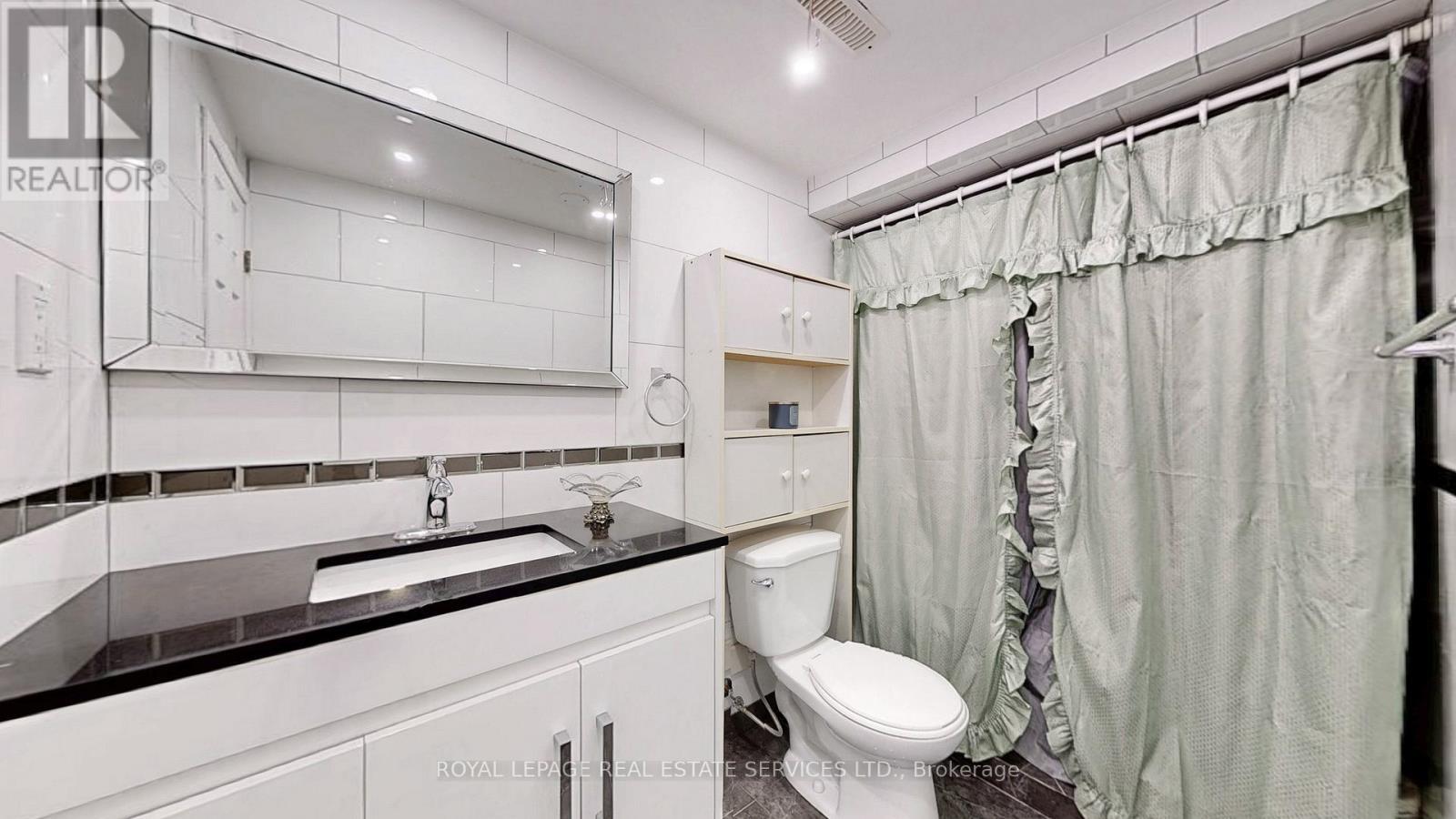 












3639 MONICA DRIVE

,
Mississauga,




Ontario
L4T2E8

