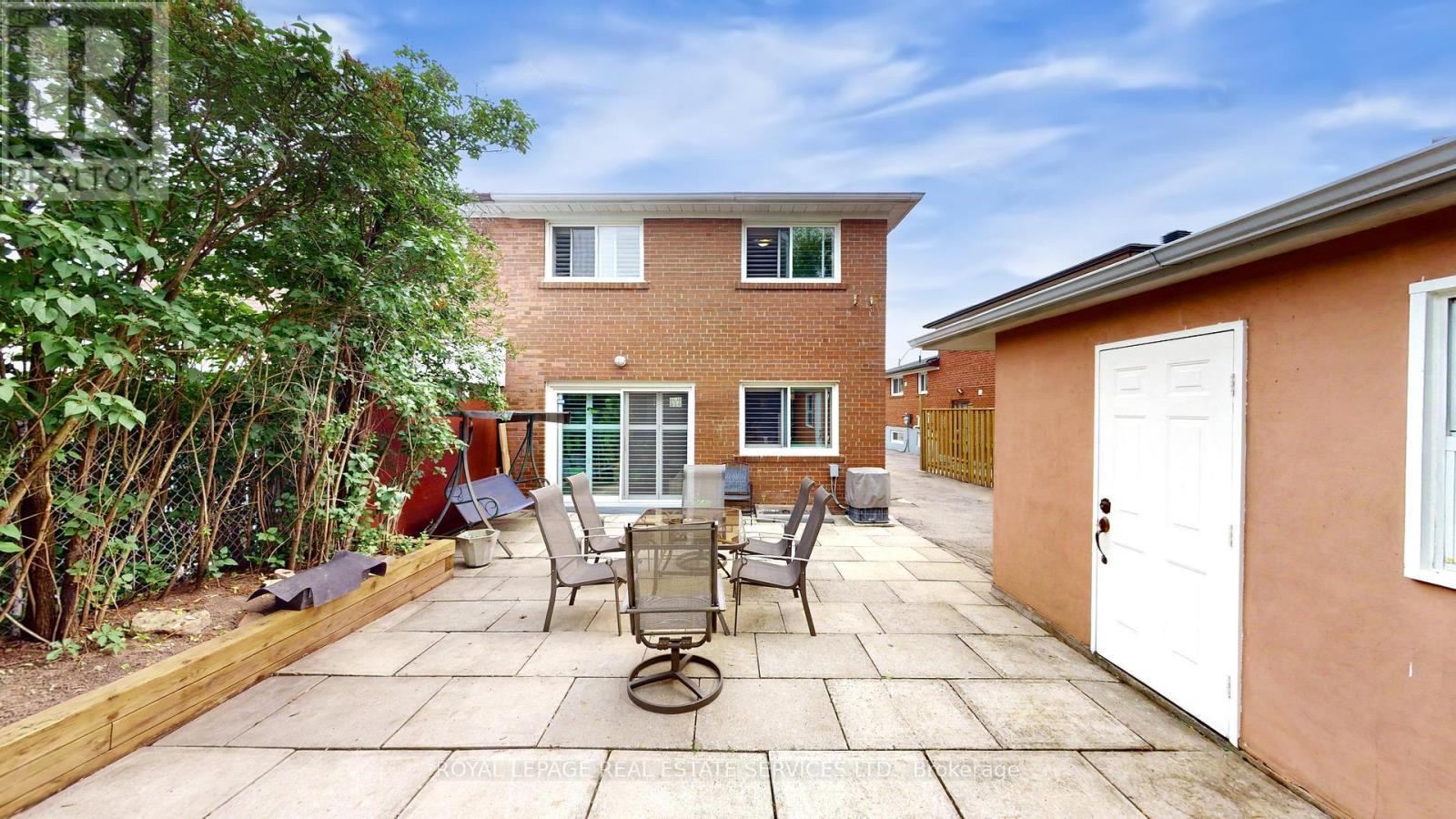 












3639 MONICA DRIVE

,
Mississauga,




Ontario
L4T2E8


