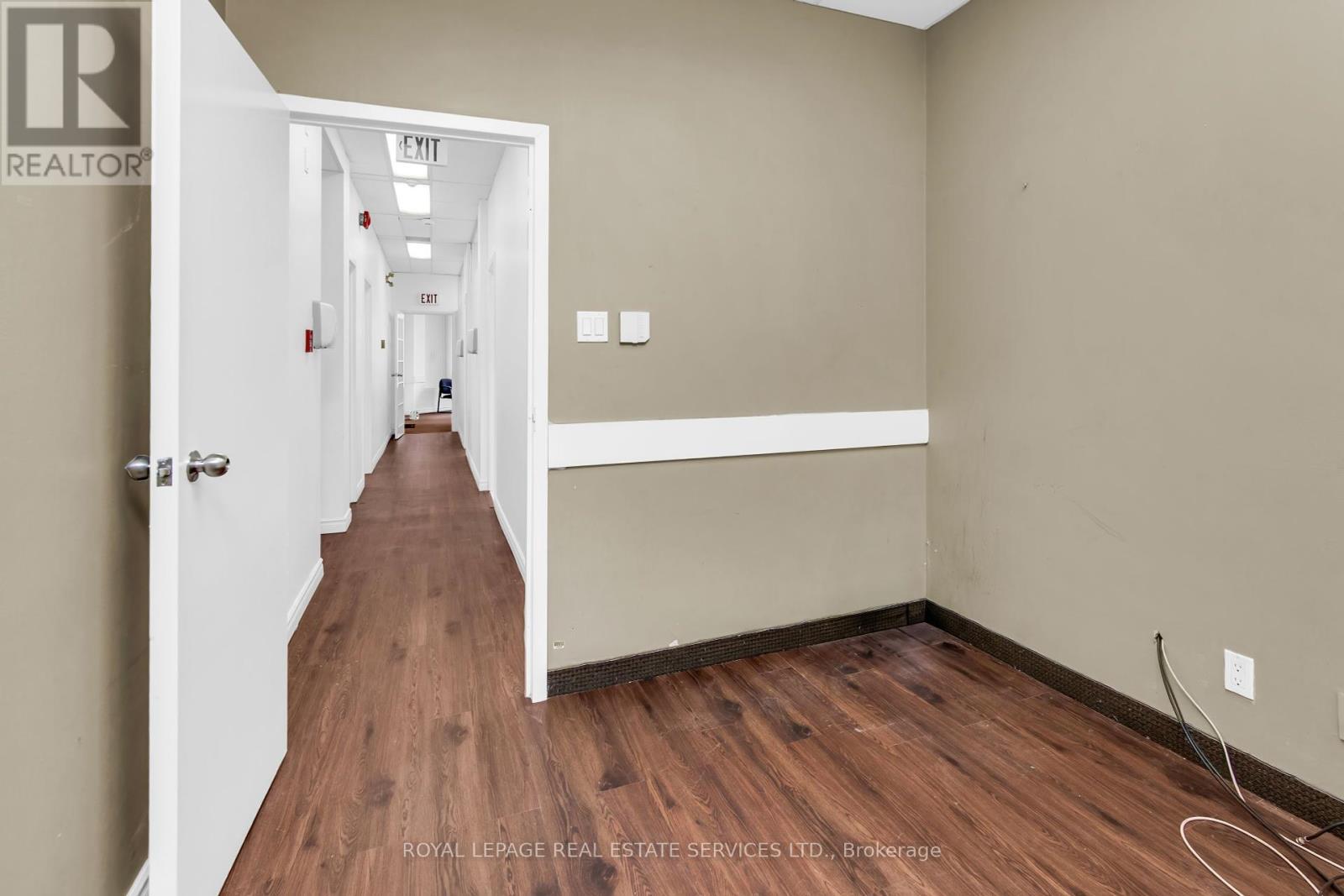 












MAIN FLOOR - 346 DUNDAS STREET W

,
Toronto,




Ontario
M5T1G5

