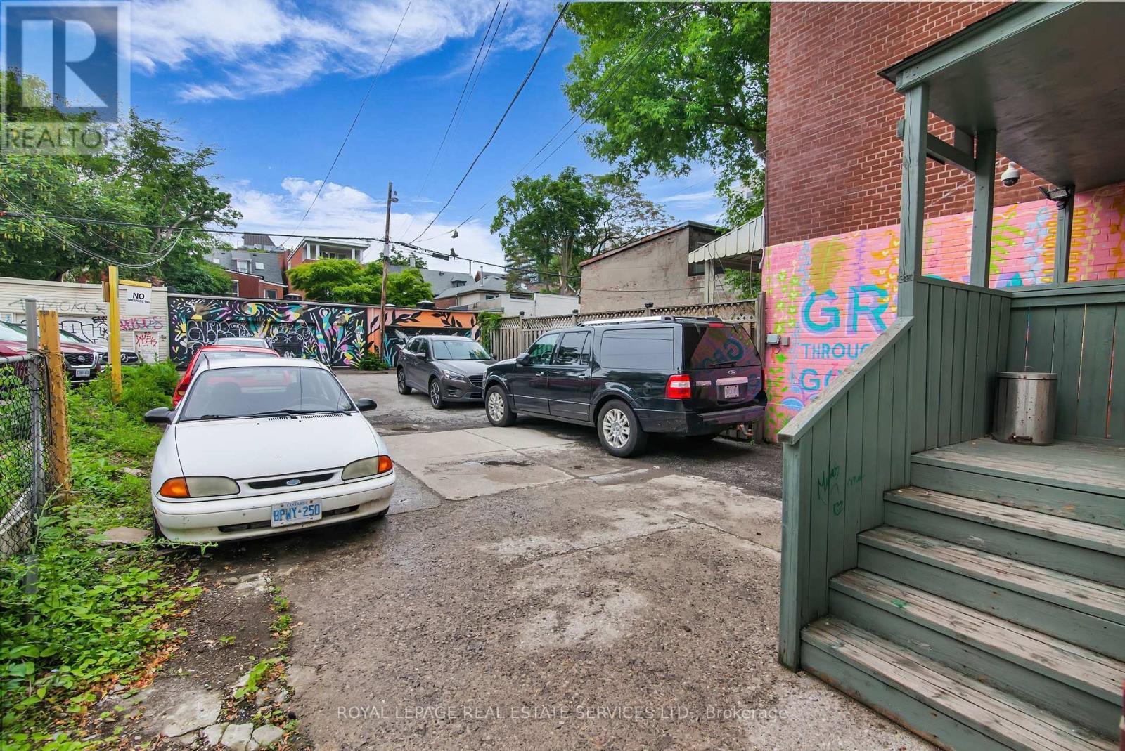 












MAIN FLOOR - 346 DUNDAS STREET W

,
Toronto,




Ontario
M5T1G5

