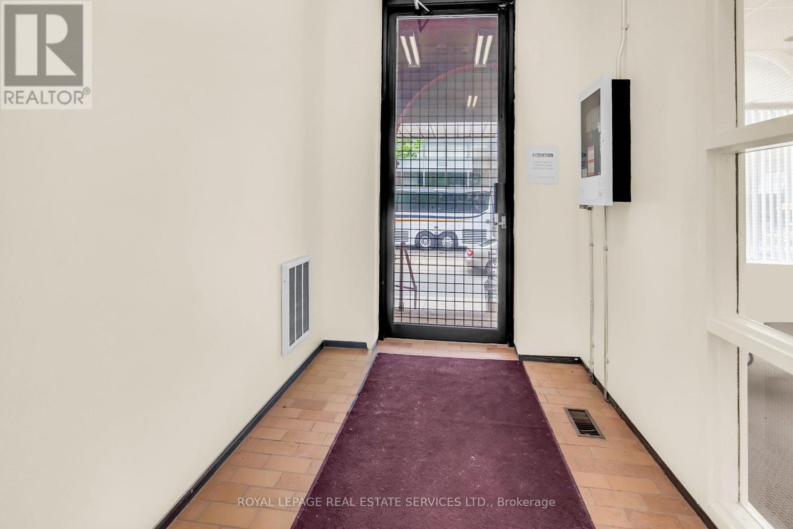 












MAIN FLOOR - 346 DUNDAS STREET W

,
Toronto,




Ontario
M5T1G5

