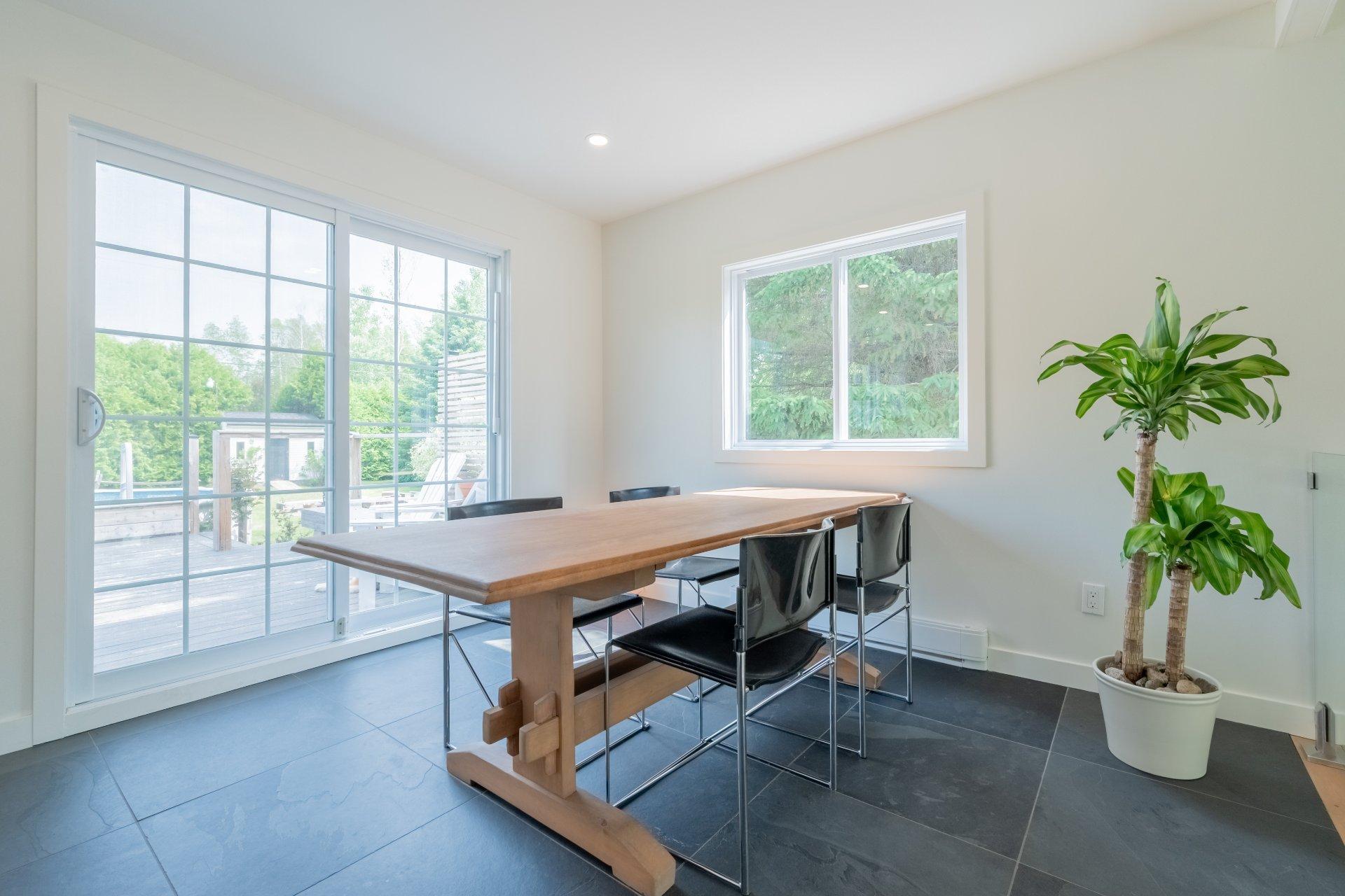 









1304


Rue Themens

,
Prévost,




QC
J0R1T0

