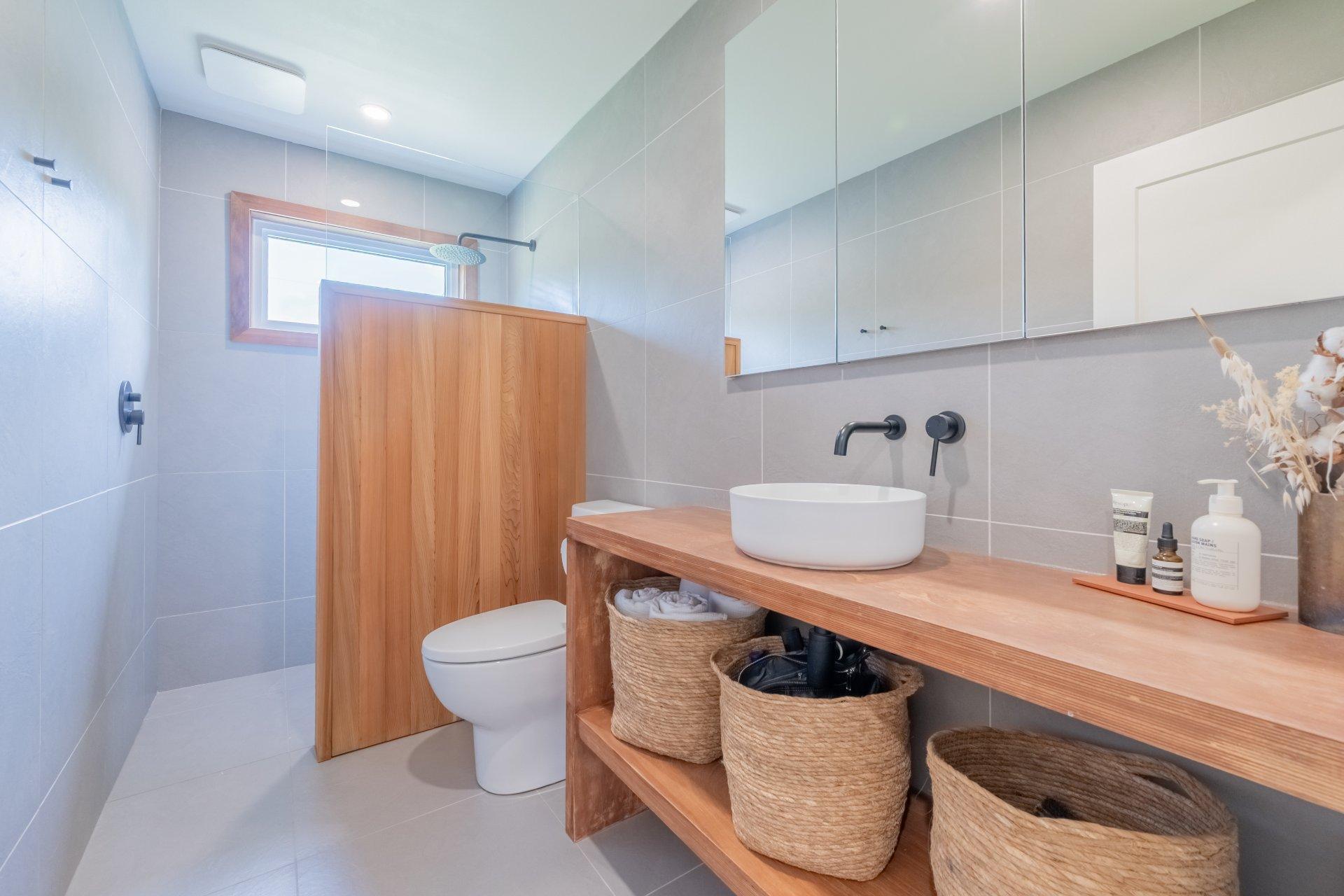 









1304


Rue Themens

,
Prévost,




QC
J0R1T0

