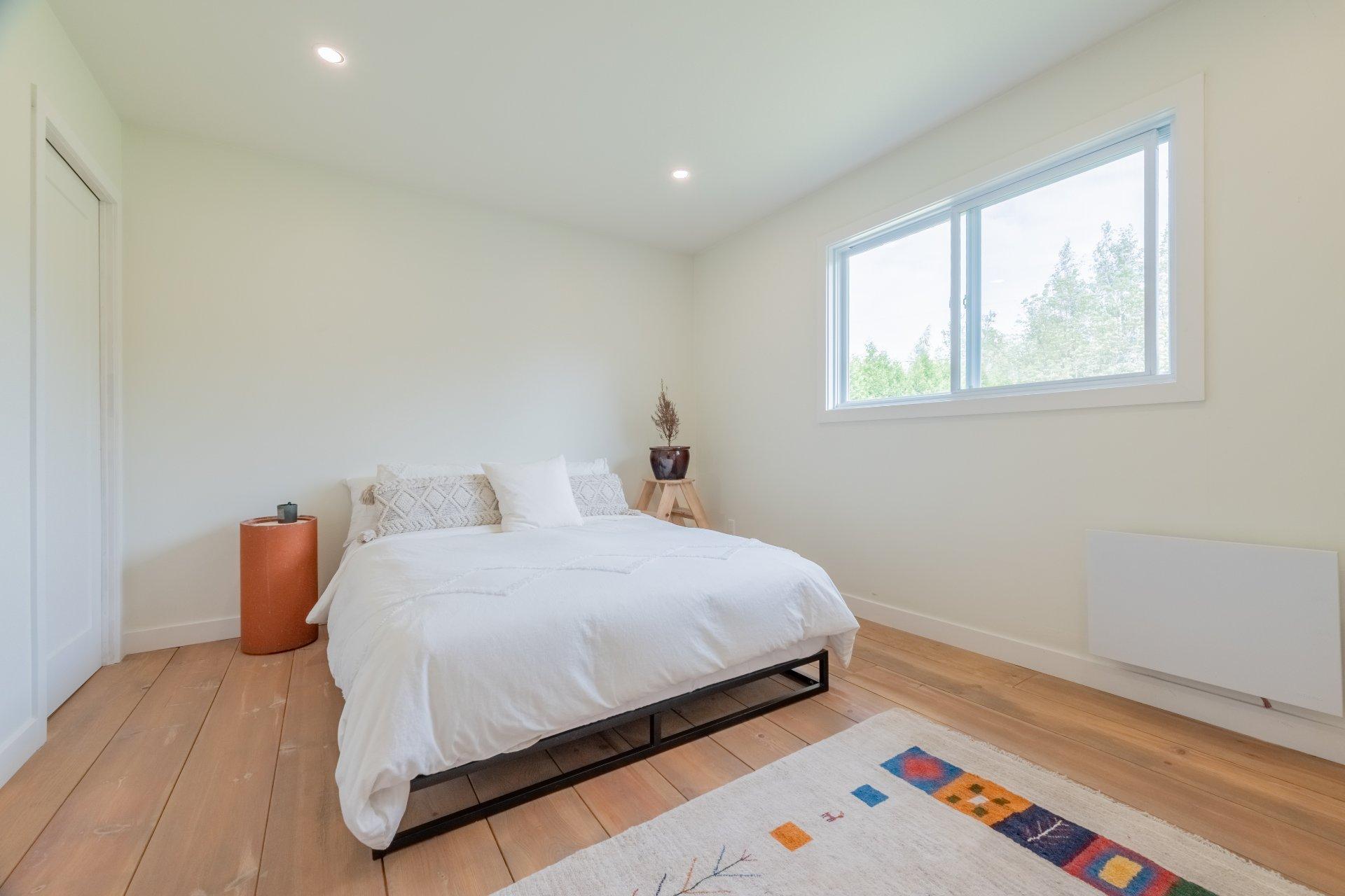 









1304


Rue Themens

,
Prévost,




QC
J0R1T0

