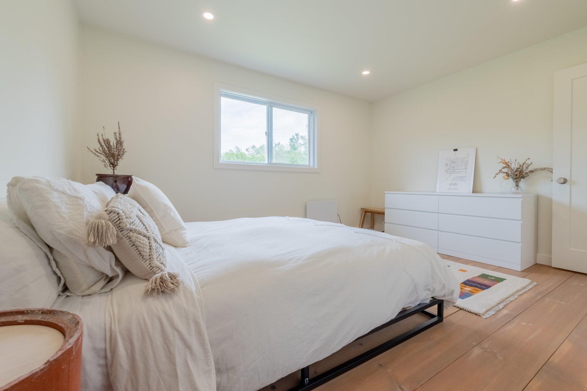 









1304


Rue Themens

,
Prévost,




QC
J0R1T0


