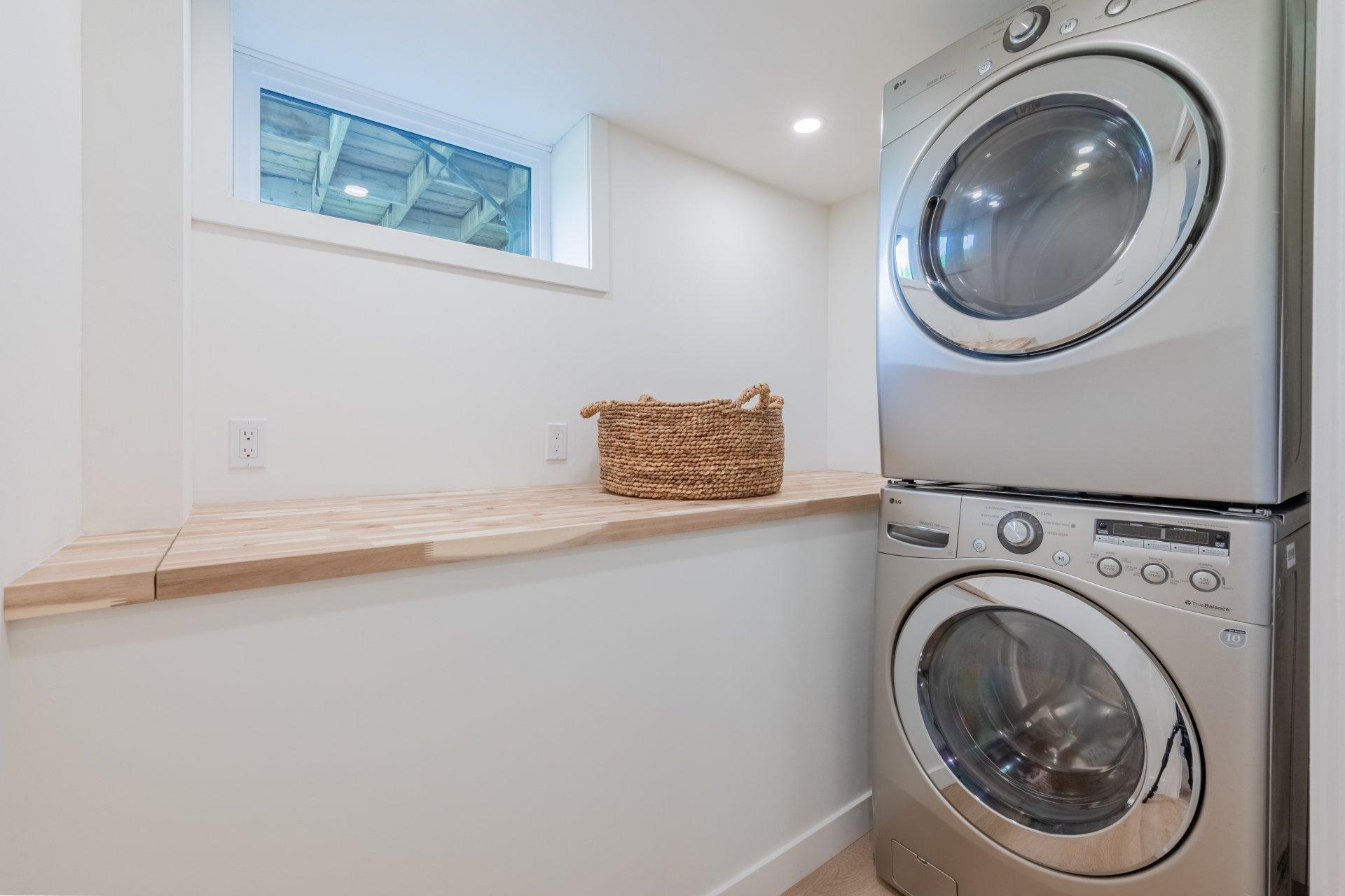 









1304


Rue Themens

,
Prévost,




QC
J0R1T0

