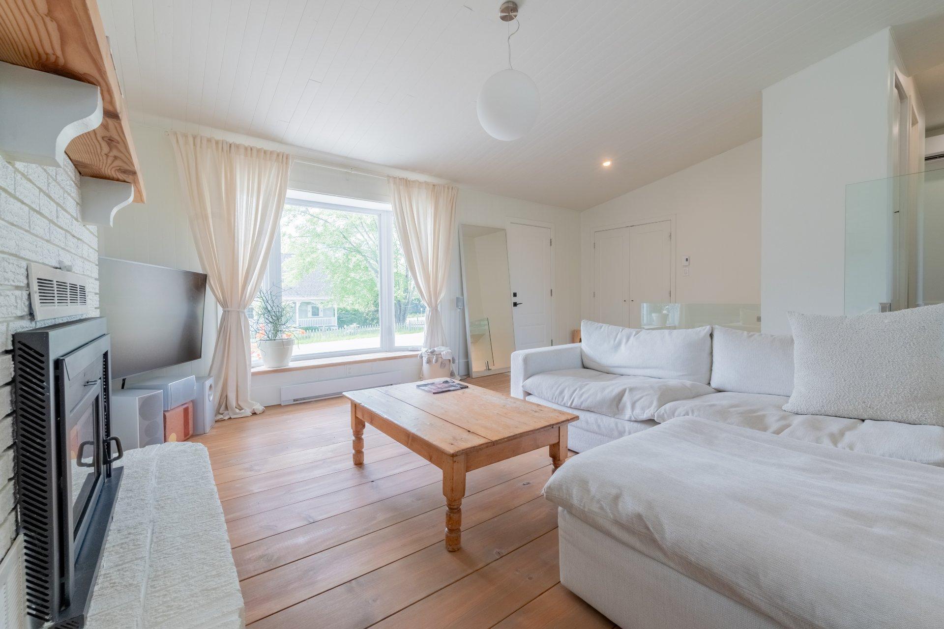 









1304


Rue Themens

,
Prévost,




QC
J0R1T0


