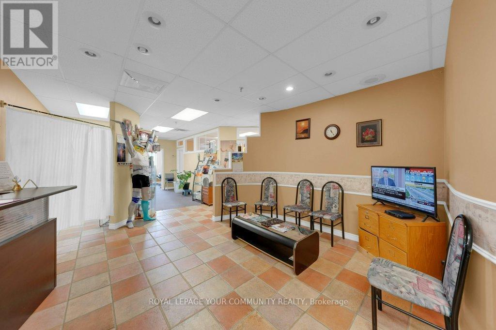 












204 - 9631 YONGE STREET

,
Richmond Hill,




Ontario
L4C1V7

