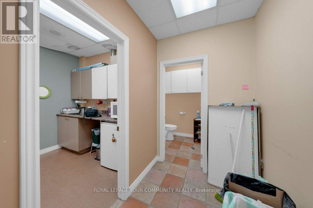 












204 - 9631 YONGE STREET

,
Richmond Hill,




Ontario
L4C1V7


