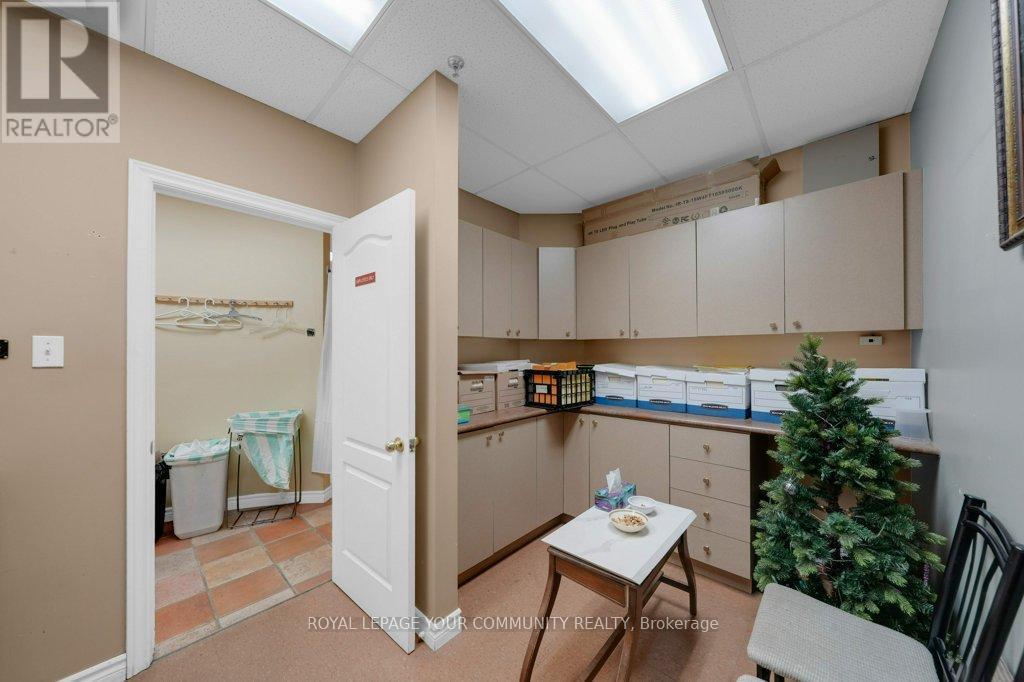 












204 - 9631 YONGE STREET

,
Richmond Hill,




Ontario
L4C1V7

