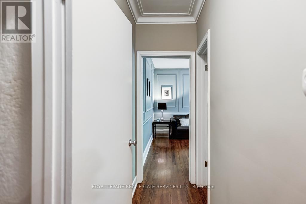 












44 ANGLESEY BOULEVARD

,
Toronto,




Ontario
M9A3B5

