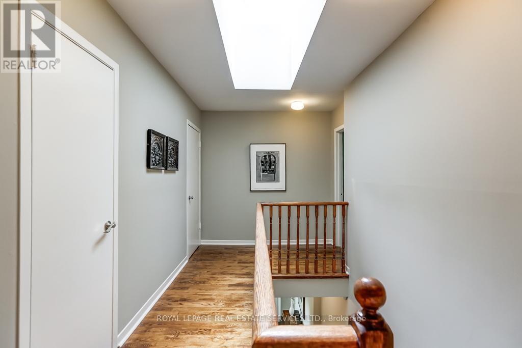 












44 ANGLESEY BOULEVARD

,
Toronto,




Ontario
M9A3B5

