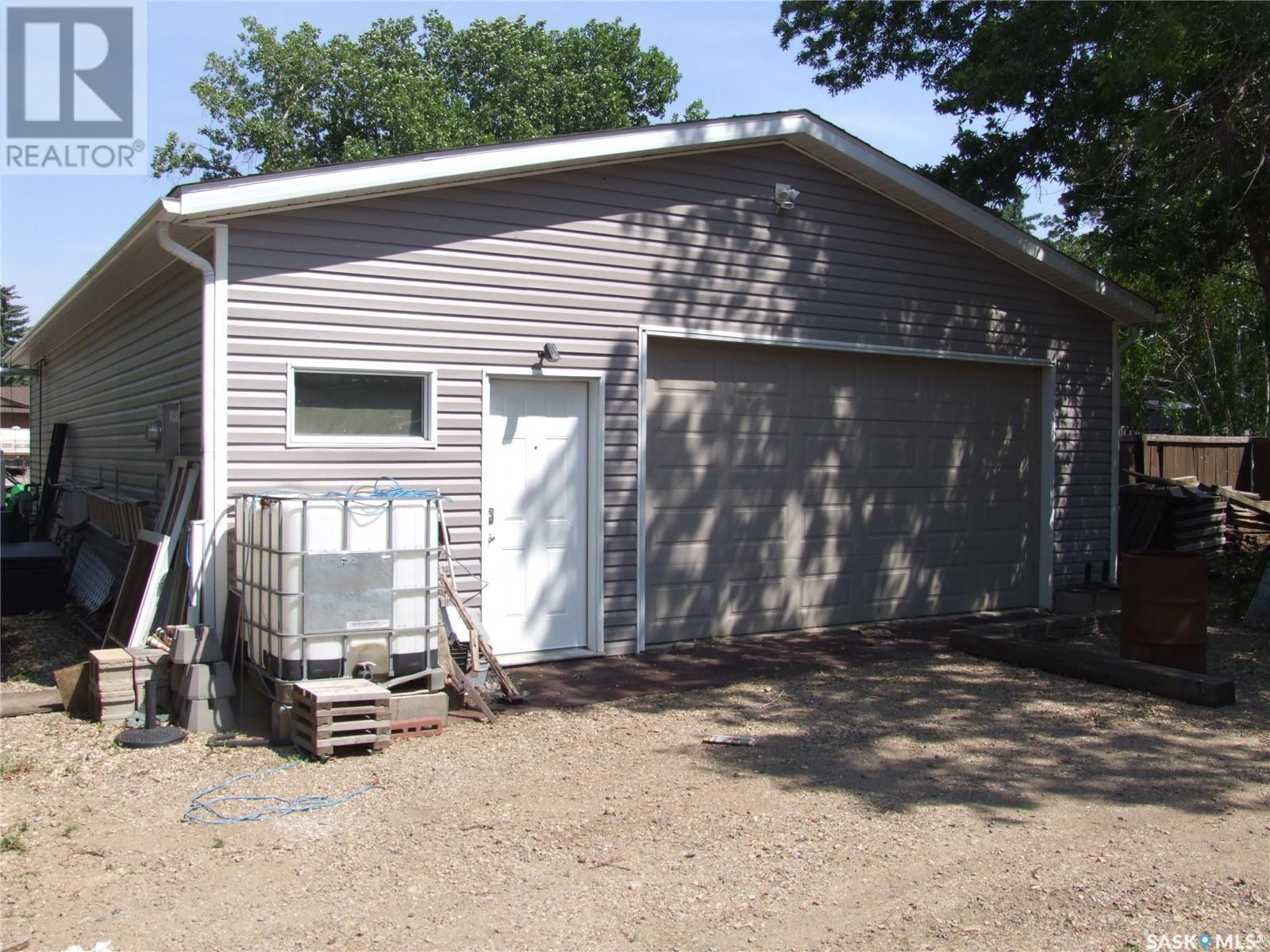 












103 Main STREET

,
Richmound,







Saskatchewan
S0N2E0


