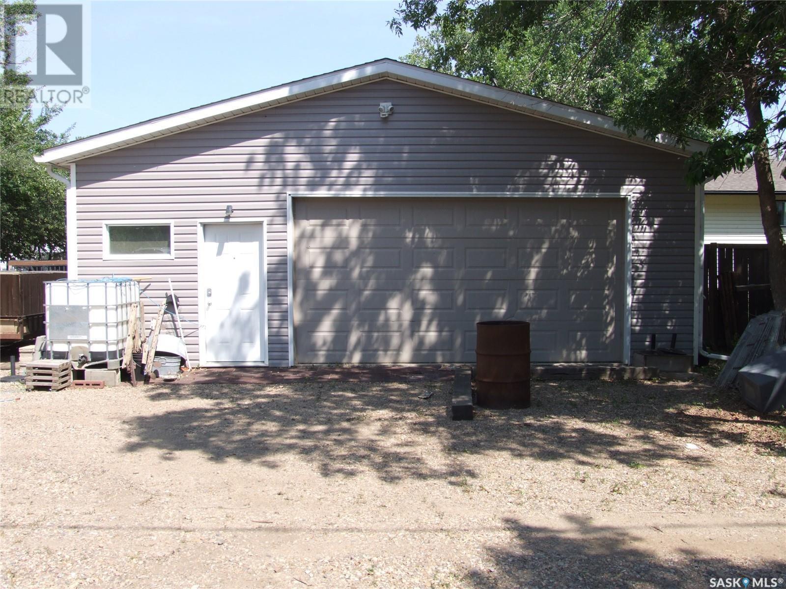 












103 Main STREET

,
Richmound,







Saskatchewan
S0N2E0

