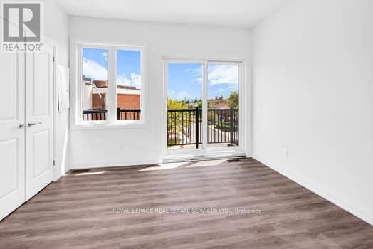












3 - 535 VAUGHAN ROAD

,
Toronto,




Ontario
M6C2R2

