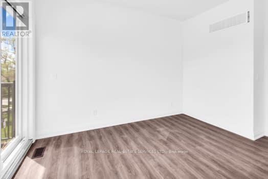 












3 - 535 VAUGHAN ROAD

,
Toronto,




Ontario
M6C2R2

