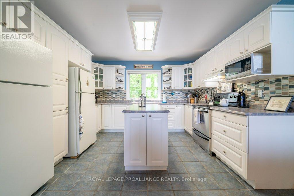 












1134 NORTH SHORE ROAD

,
Frontenac (Frontenac North),




Ontario
K0H2M0

