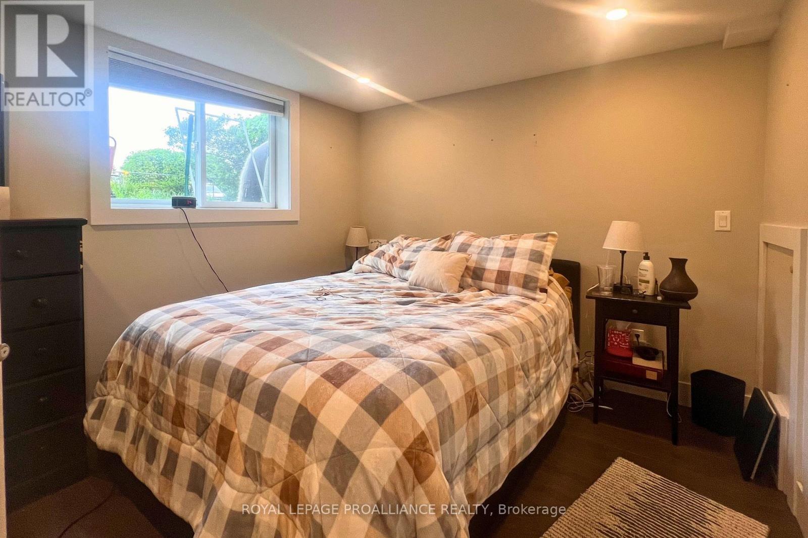 












B - 20 MUNRO AVENUE

,
Belleville (Belleville Ward),




Ontario
K8N1K1

