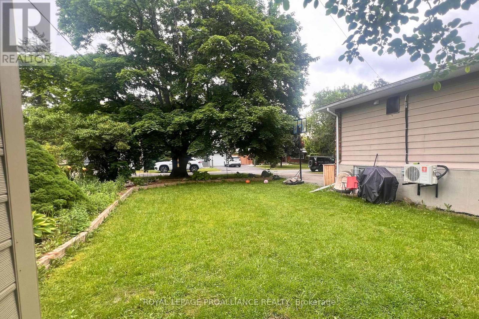 












B - 20 MUNRO AVENUE

,
Belleville (Belleville Ward),




Ontario
K8N1K1

